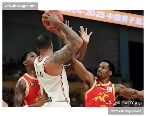 今日篮球赛事全面聚焦强强对话明星球员引爆赛场激情与战术博弈高潮